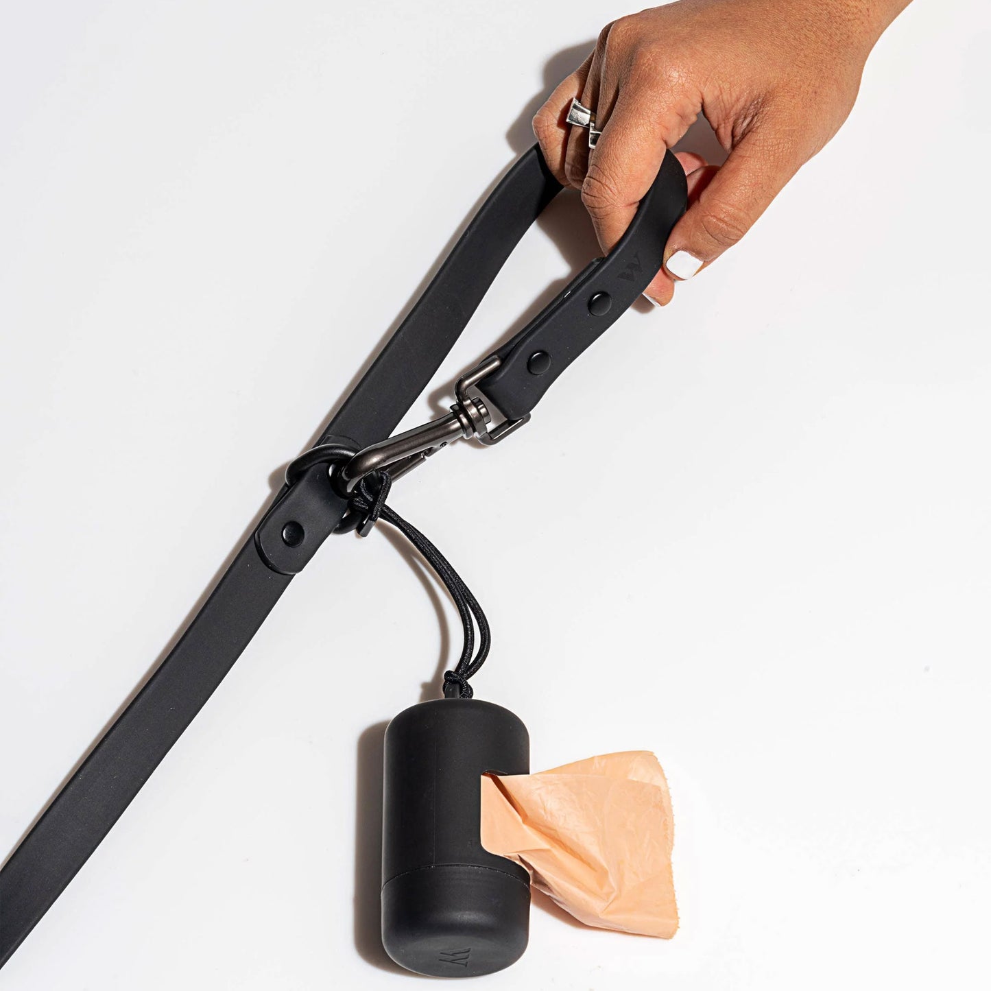 Poop Bag Carrier Dispenser for Dogs – Easy, Stylish & Eco-Friendly
